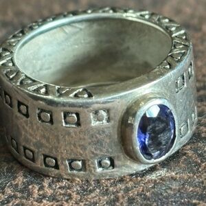 Custom made tanzanite ring